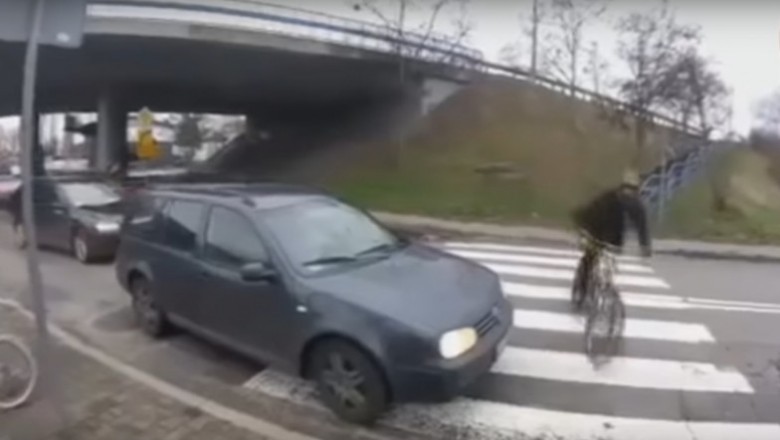 Ostra jazda między rowerzystami, a kierowcą Golfa w Gorzowie