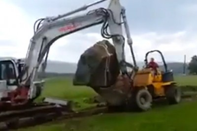 Edek i Tadek to prawdziwe fachury. Jak im szef każe zabrać kamyczek to zabiorą 