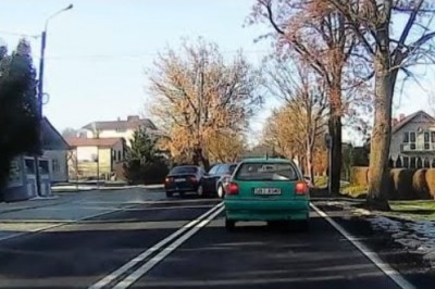 Kierowca BMW i jego bezmyślne wyprzedzanie. Finał mógł być tylko jeden