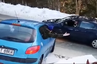 Agresywny typ kontra turysta na górskiej drodze. Czyli problemy z podjazdem