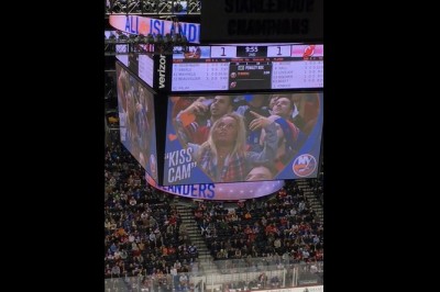 Ona tylko na to czekała. On rozbawił całą halę kibiców. Mistrz w akcji