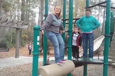 Patrzcie dzieciaki co Wam mamuśka zaraz pokaże. Gdy chcesz się popisać przed dzieciakami