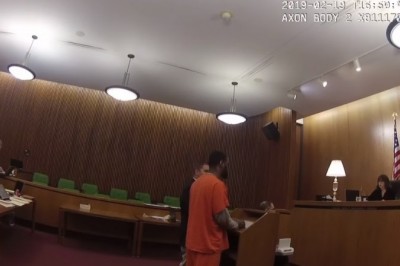 Gdy dowiedział się, że przesiedzi 45 lat postanowił wystartować do swojego adwokata w sądzie