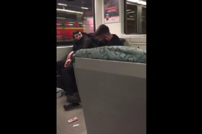 Kiedy zakochana para przyjmie po dopalaczu i świetnie się bawi w pociągu