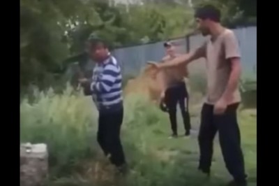 Pianka montażowa kontra typ z siekierą. Tak się  wkręca kumpla na wiosce