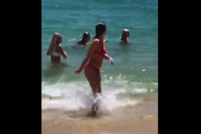 Przyłapany na gorącym uczynku. Kiedy na plaży obczajasz inne dziewczyny