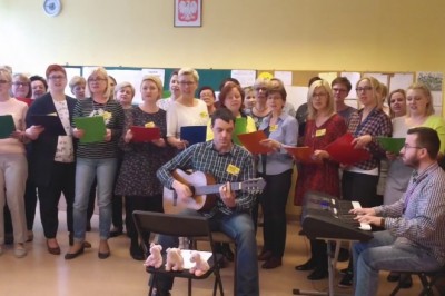 Strajkujący nauczyciele z Gliwic napisali i zaśpiewali piosenkę o swoim strajku. Szybko stała się hitem 