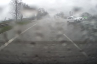 Aż wzbił się w powietrze. Mistrz prostej kasuje auto na DK-81