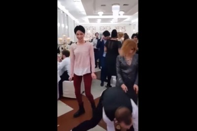 Janusz napalił się na taniec z inną panną na weselu. Grażyna nie mogła go powstrzymać