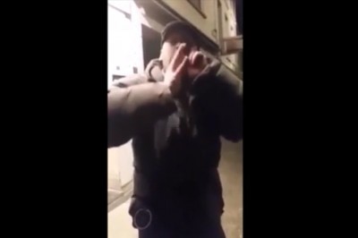 Uliczny grajek rozwalił system. Zagrał jak na imprezie techno