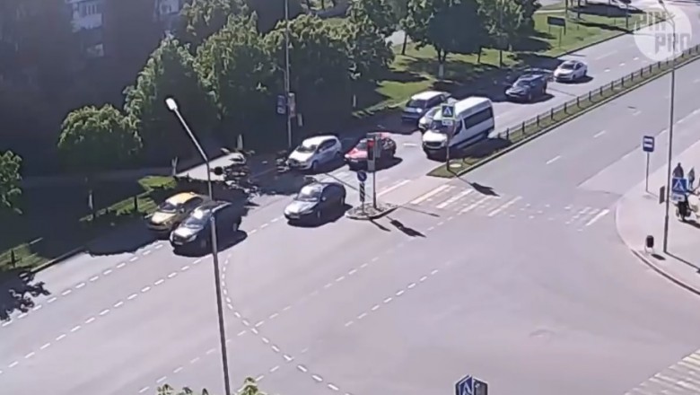 Mistrz zawracania na skrzyżowaniu. Chyba się trochę pogubił
