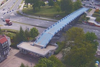 Zapomniał złożyć żurawia i wjechał w kładkę na krajowej trójce