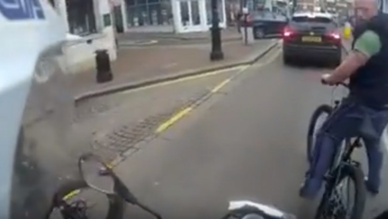 Ziomek dostał szybki oklep za to, że zabrał kluczyki motocykliście