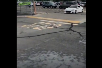 Nieudane popisy autem. Wyszedł z progu lepiej niż Kamil Stoch