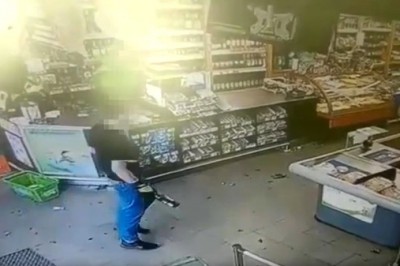 Sebix rozbija flaszki w sklepie po tym jak został przyłapany przez ochronę - Czarnów 