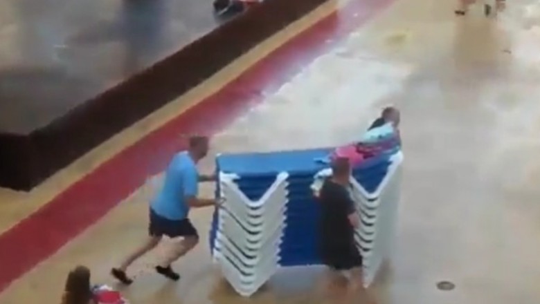 Mistrzostwa „Januszy i Grażyn” w rozkładaniu leżaków przy basenie w hotelu