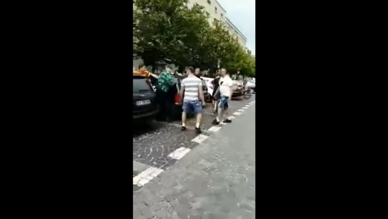 W czterech kopią chłopaka na manifestacji w Białymstoku