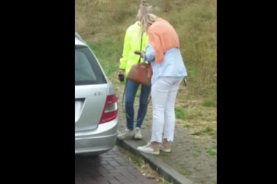 Ziomek przyuważył mamusię i córkę na parkingu podczas nietypowej akcji 
