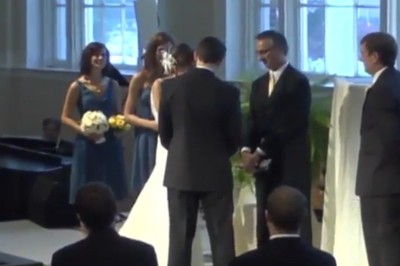 Panna młoda i mega wtopa w trakcie ślubu. Nie wiedziała o mikrofonie 