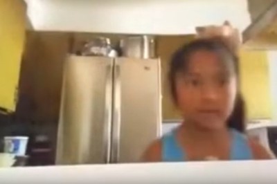 System rozwalony. Czyli jak nie przedstawiać młodszej siostry 