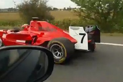 Bolidem F1 pocinał autostradą D4. Teraz poszukuje go policja