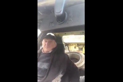 „Wolno Łukasz!” Szybka przejażdżka wnuczka z dziadkiem 