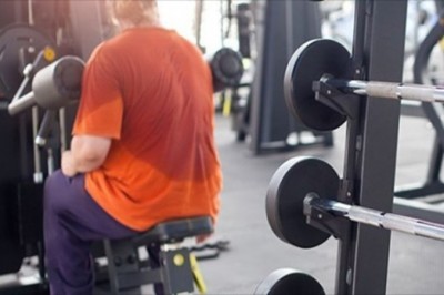 Kobieta z nadwagą zostaje wyśmiana na siłowni. Tylko jeden nieznajomy zareagował