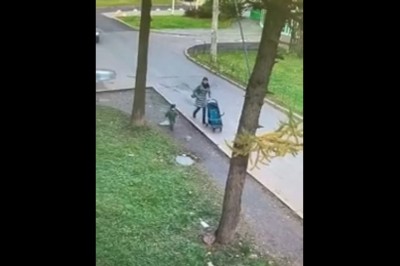 Spacer z dzieckiem o mało nie zakończył się tragicznie. Nagranie z monitoringu 