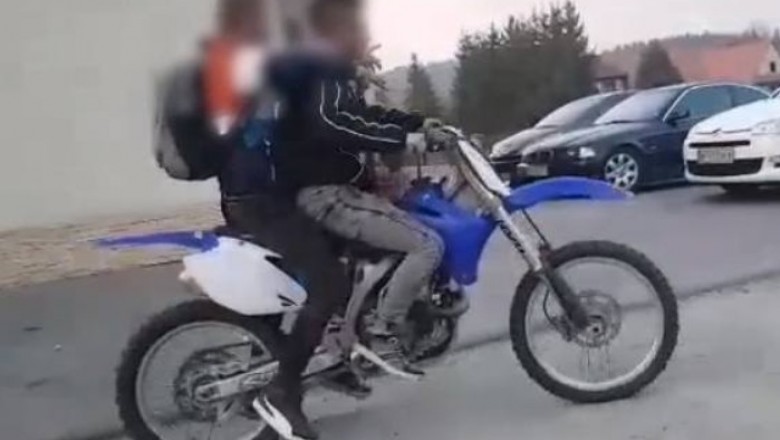Mati bez prawka z nawalonym kolegą wjeżdżają pod auto. Nagranie z Lipnicy Małej