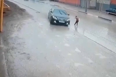 Młody oszukał przeznaczenie. Więcej nie będzie już przebiegał przez jezdnię