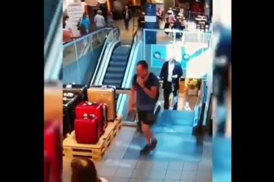 Zostawił mu niezłą minę. Kiedy zawór puszcza, a jesteś akurat w centrum handlowym