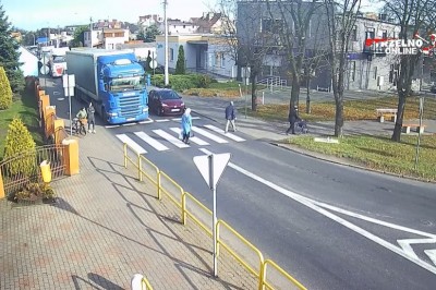 TIR przejechał kobietę na przejściu w Strzelnie. Nagranie z monitoringu