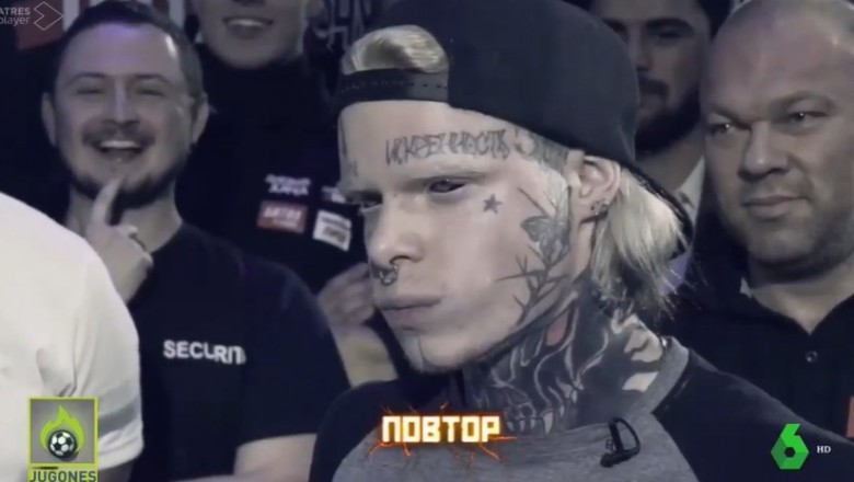 Rosyjski „Popek” przyjmuje klapsa na dziąsło. Musieli go łapać