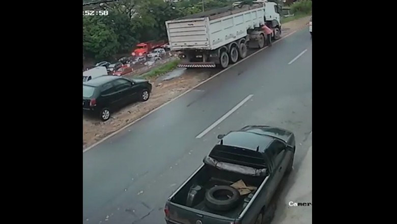 Kierowca Janusz ratuje naczepę. Szef byłby z niego dumny