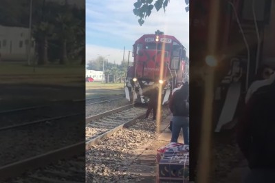 Zamiast jazdy pociągiem przejedzie się ambulansem do szpitala