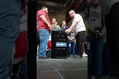 Mistrz plaskaczy pokonany. Przyjął potężną petardę