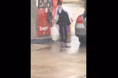 Tankowanie benzyny do foliowej reklamówki. Kiedy myślisz, że widziałeś już wszystko 