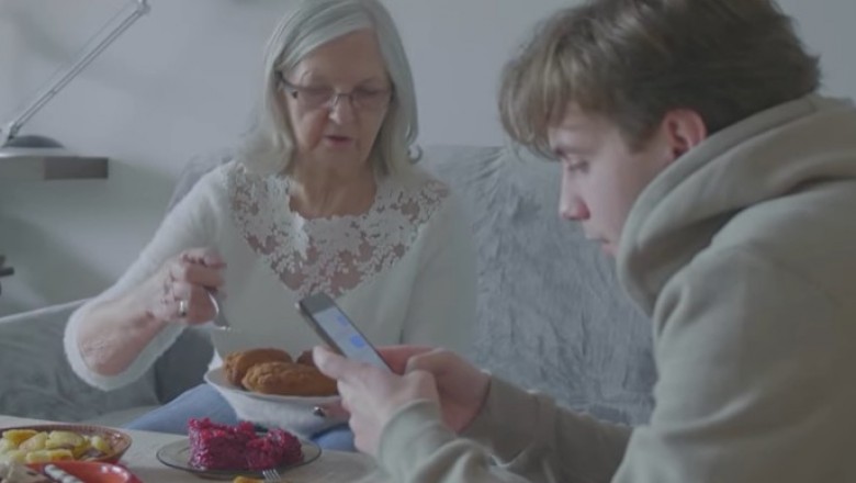 Gdy internet jest ważniejszy od babci! Filmik, który daje do myślenia