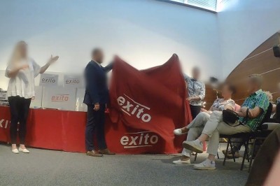 Pranie mózgu i manipulacje na pokazie sprzętów. Nagranie z ukrytej kamery