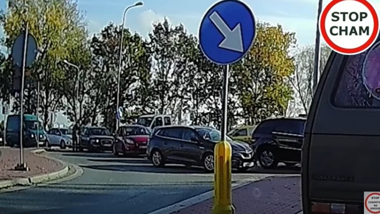 Bohater odblokowuje zakorkowane rondo. Wystarczyło tylko pomyśleć