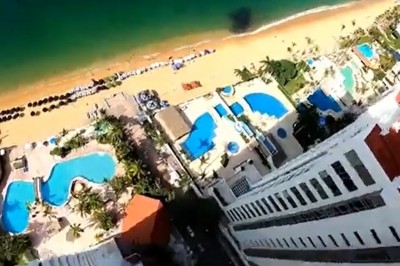 Kiedy skaczesz z budynku na plażę, ale w połowie drogi się rozmyślasz