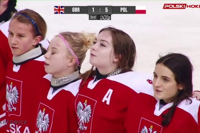 Aż ciarki idą. Młode polskie hokeistki śpiewają hymn po wygranej z UK