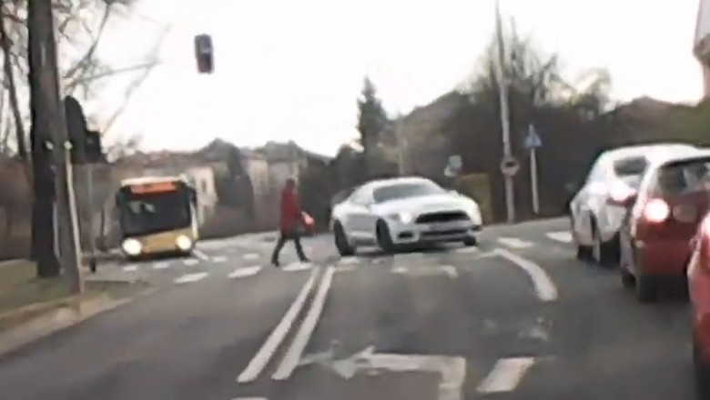 Policja poszukuje pirata, który o mały włos nie rozjechał pieszej
