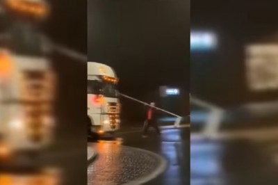 Wyrwał znak drogowy i zaatakował ciężarówkę na rondzie w Strzelcach Krajeńskich