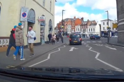 Szybka karma dla dwóch cwaniaków. Zaczepili niewłaściwego typa