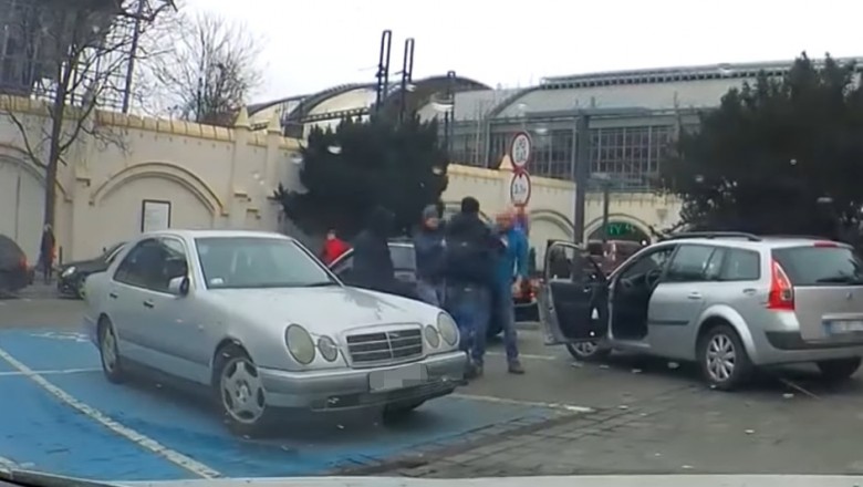Żenująca akcja taksówkarzy pod dworcem we Wrocławiu