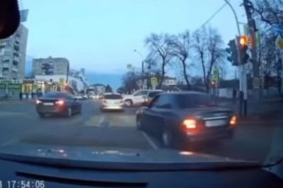 Wydaje Ci się, że jazda w Twoim mieście jest ciężka? To obczaj tych kierowców