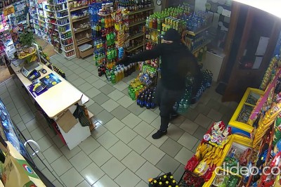 Kandydat do napadu roku. Sprzedawczyni wyjechała z mopem