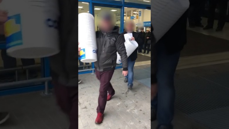 Żenada we Włocławku na otwarciu Castoramy. Tak wynosili darmowe wiadra