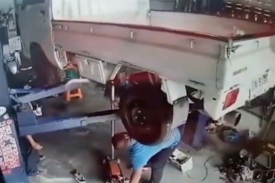 Kiedy nie ogarniasz podnośnika, ale bierzesz się za auto klienta